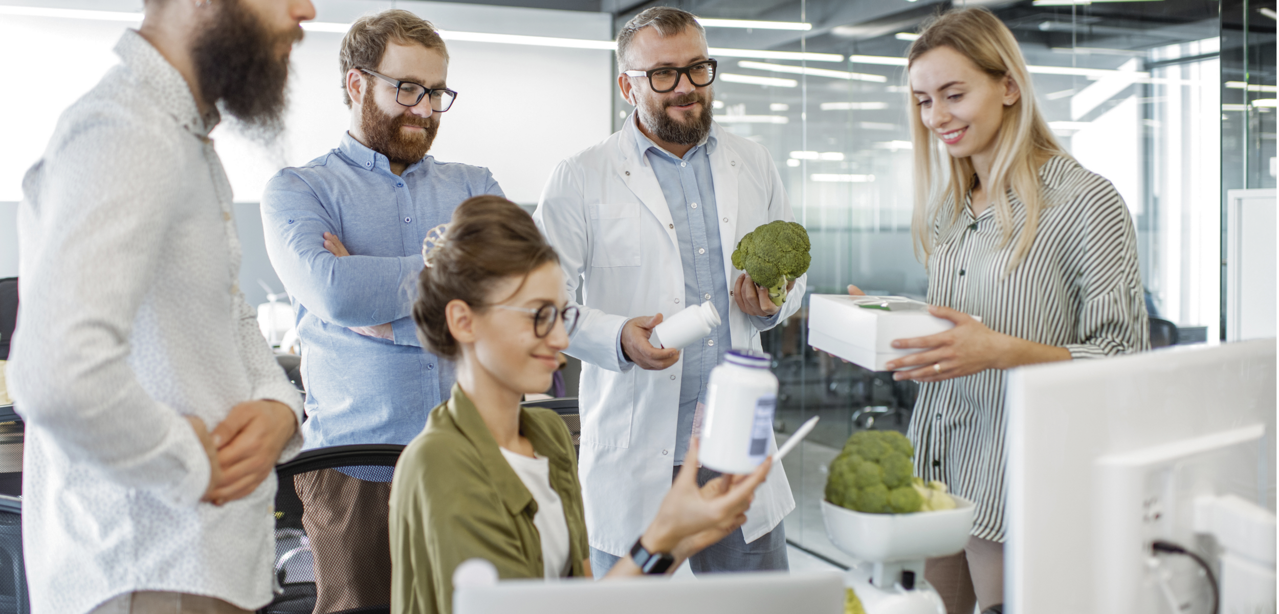 Photo d'une équipe travaillant sur des produits alimentaires